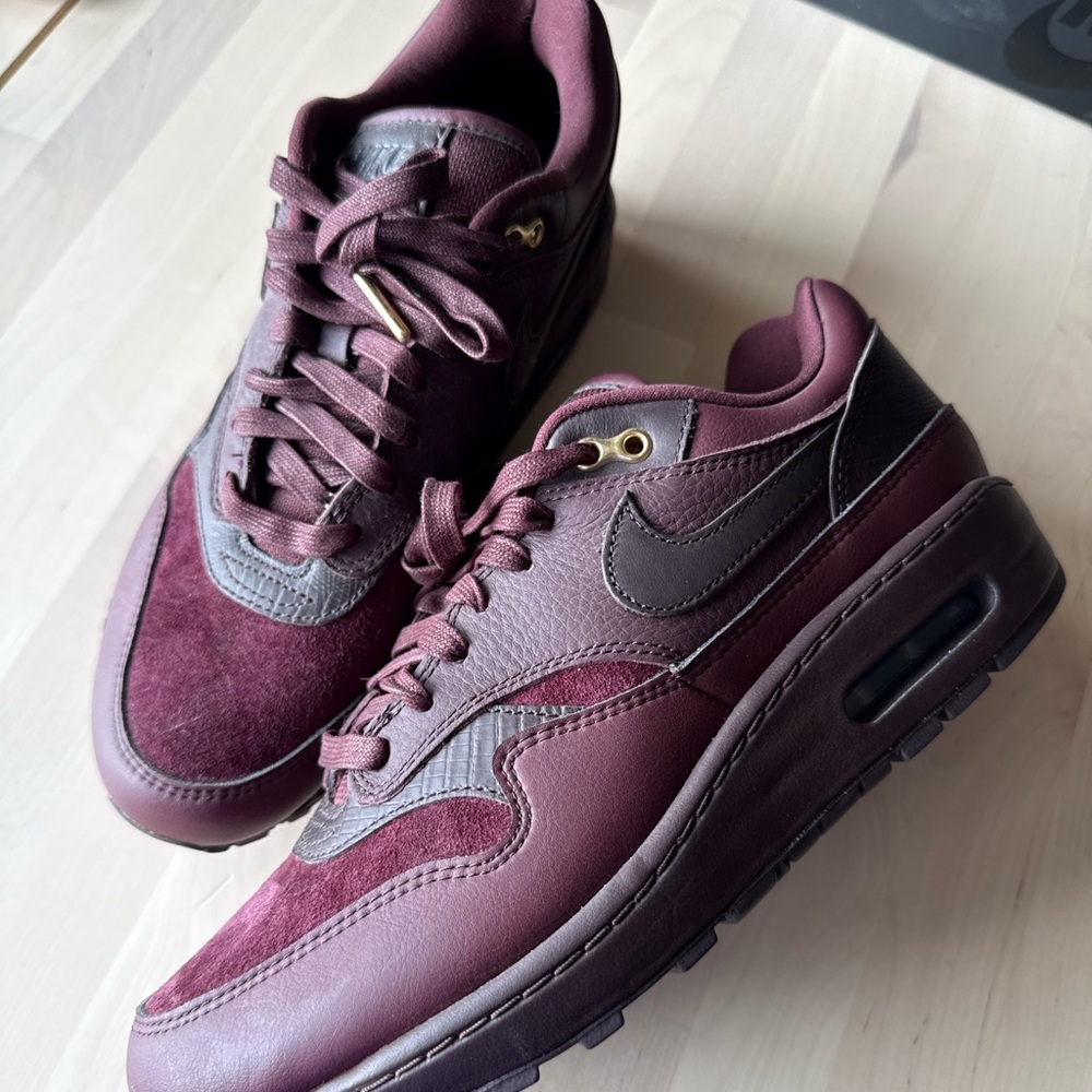 Nike Air Max 1 Burgundy Crush